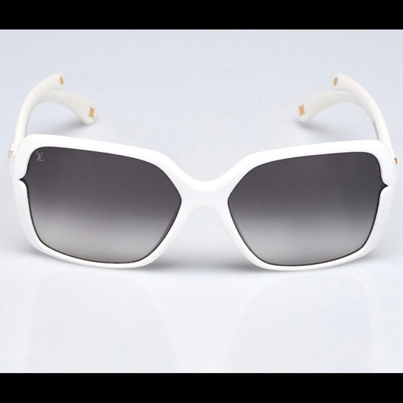 CLASSICALLY LOUIS VUITTON SUNGLASSES IN WHITE , GOLD DETAILING ON LV LOGO - Picture 11 of 16